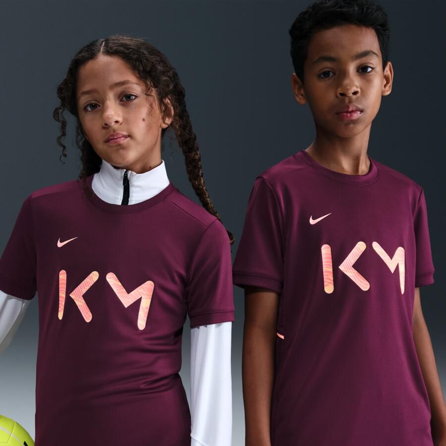 Nike Kylian Mbappé Academy voetbalshirt met korte mouwen en Dri-FIT voor kids Rood - Foto 4