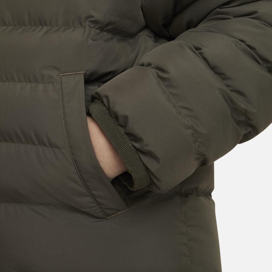 Nike Sportswear Lightweight Synthetic Fill ruimvallend kinderjack met capuchon Groen - Foto 3