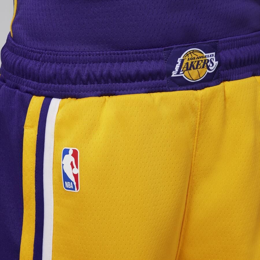 Nike Los Angeles Lakers 2023 24 Icon Edition Swingman NBA-jongensshorts Geel - Foto 2