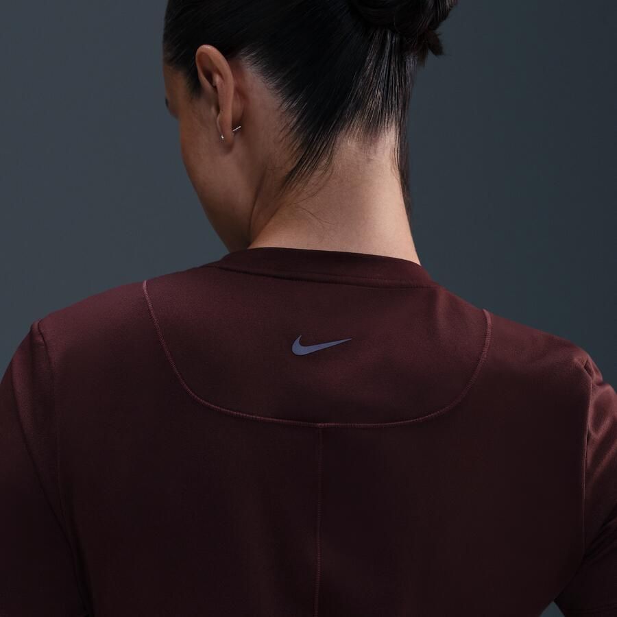 Nike (M) One Dri-FIT Slim-Fit top met korte mouwen voor dames (zwangerschapskleding) Rood