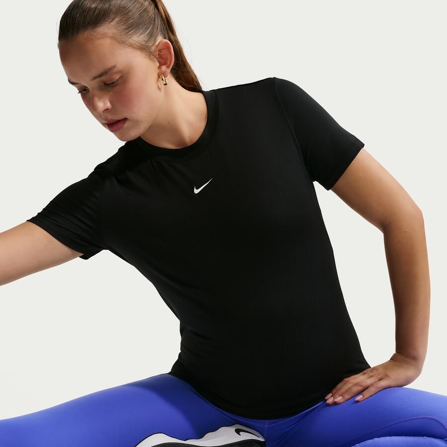Nike (M) One Dri-FIT Slim-Fit top met korte mouwen voor dames (zwangerschapskleding) Zwart