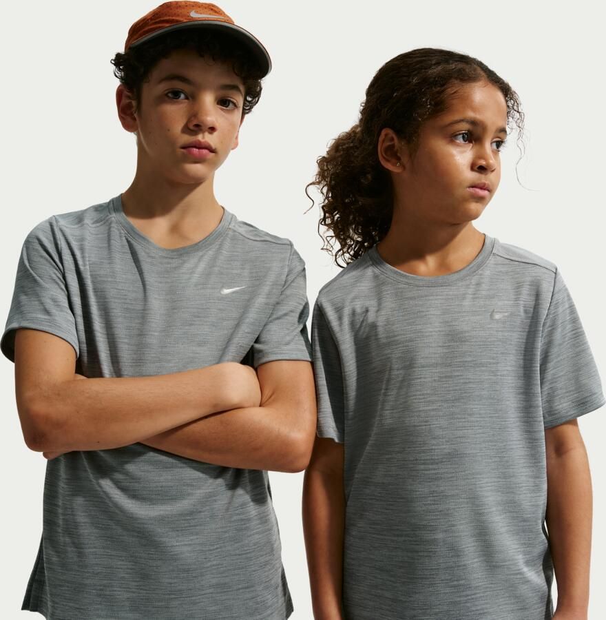 Nike Miler Dri-FIT top met korte mouwen voor kids Grijs - Foto 4