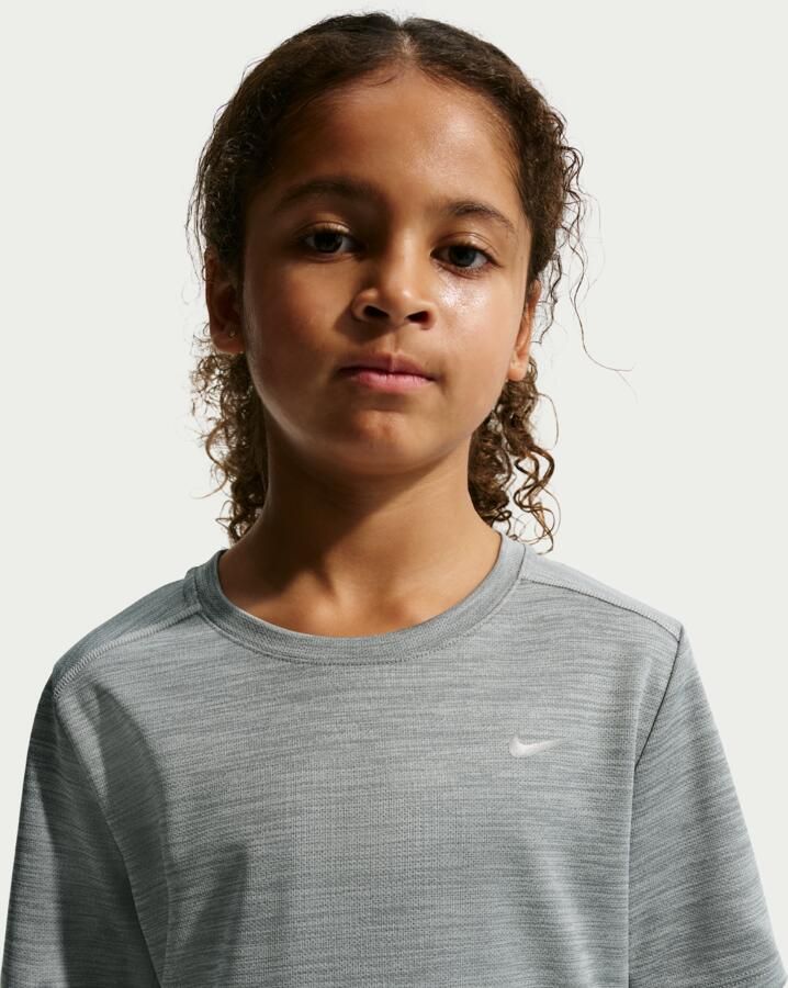 Nike Miler Dri-FIT top met korte mouwen voor kids Grijs