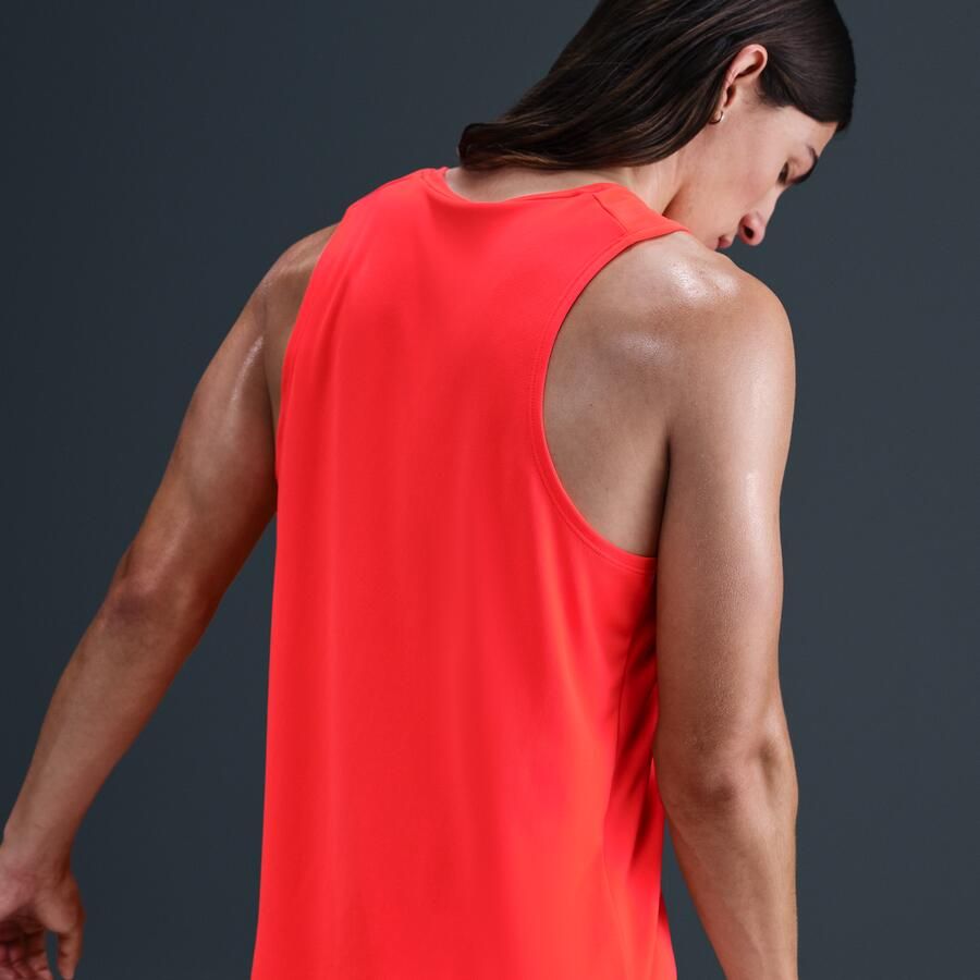 Nike Miler hardlooptanktop met Dri-FIT voor heren Rood