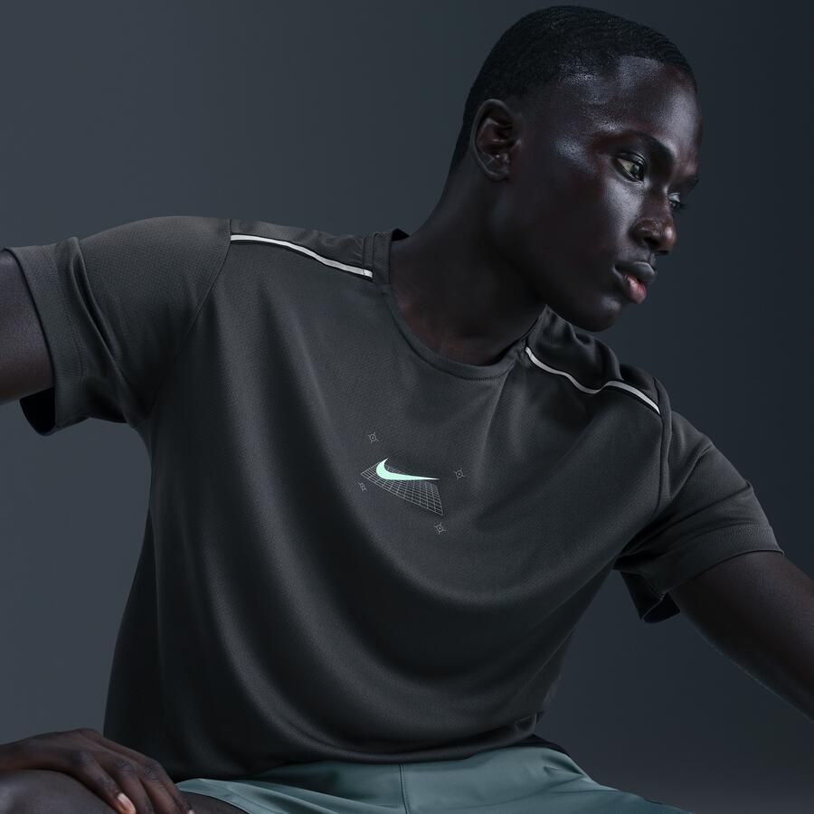 Nike Miler hardlooptop met korte mouwen voor heren Grijs - Foto 2