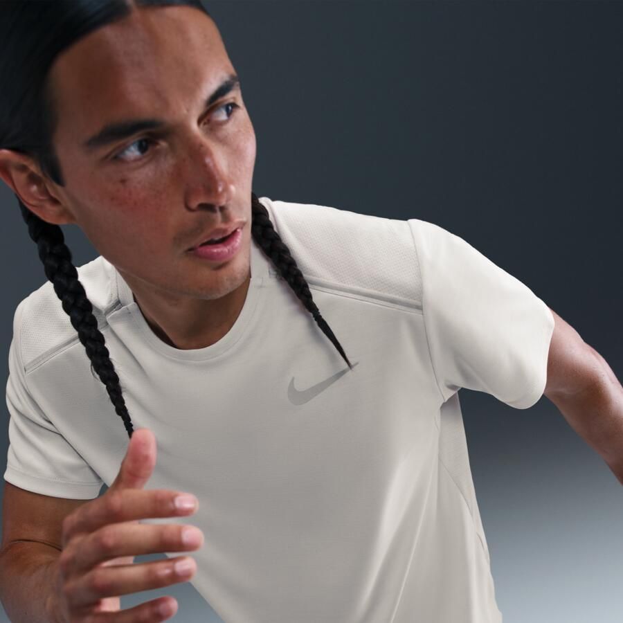 Nike Miler Hardlooptop met korte mouwen voor heren Grijs - Foto 2