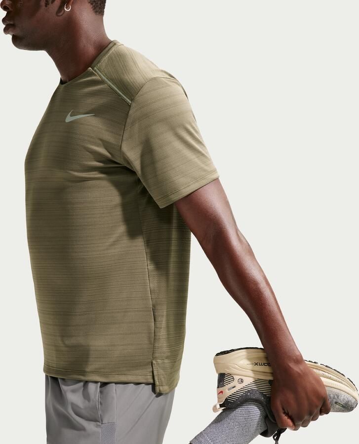 Nike Miler Hardlooptop met korte mouwen voor heren Groen - Foto 3