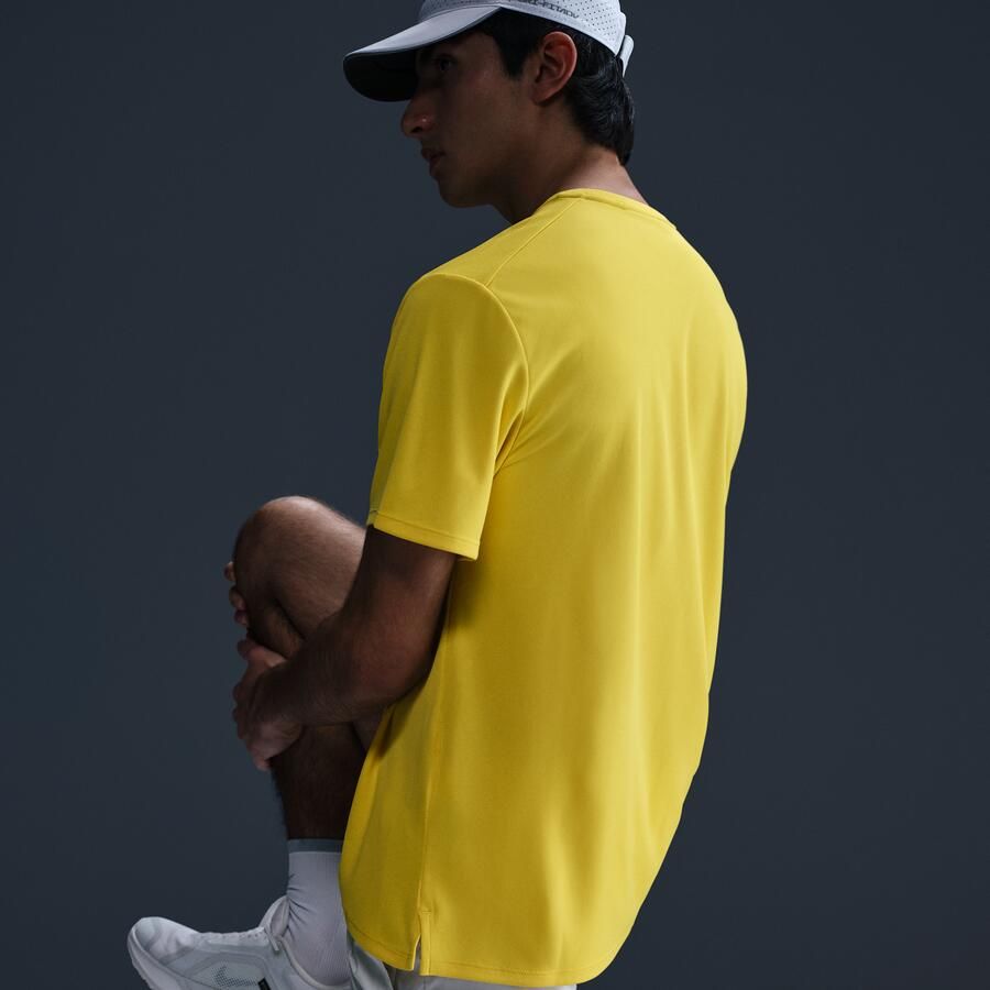 Nike Miler Run Energy Dri-FIT hardlooptop met korte mouwen voor heren Geel