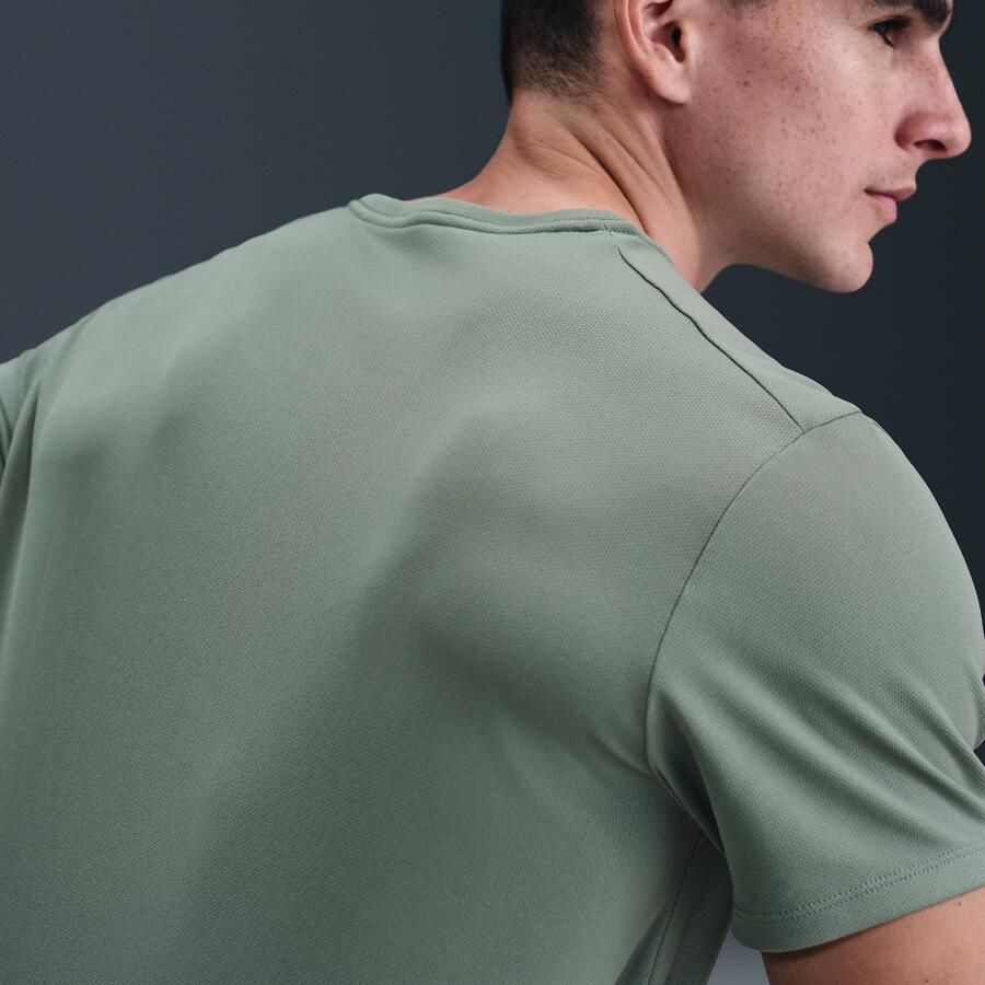 Nike Miler UV hardlooptop met korte mouwen en Dri-FIT voor heren Grijs