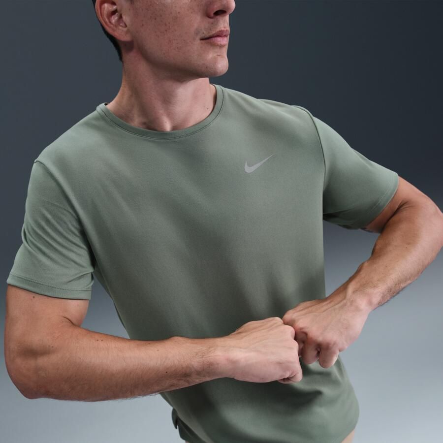 Nike Miler UV hardlooptop met korte mouwen en Dri-FIT voor heren Grijs - Foto 2