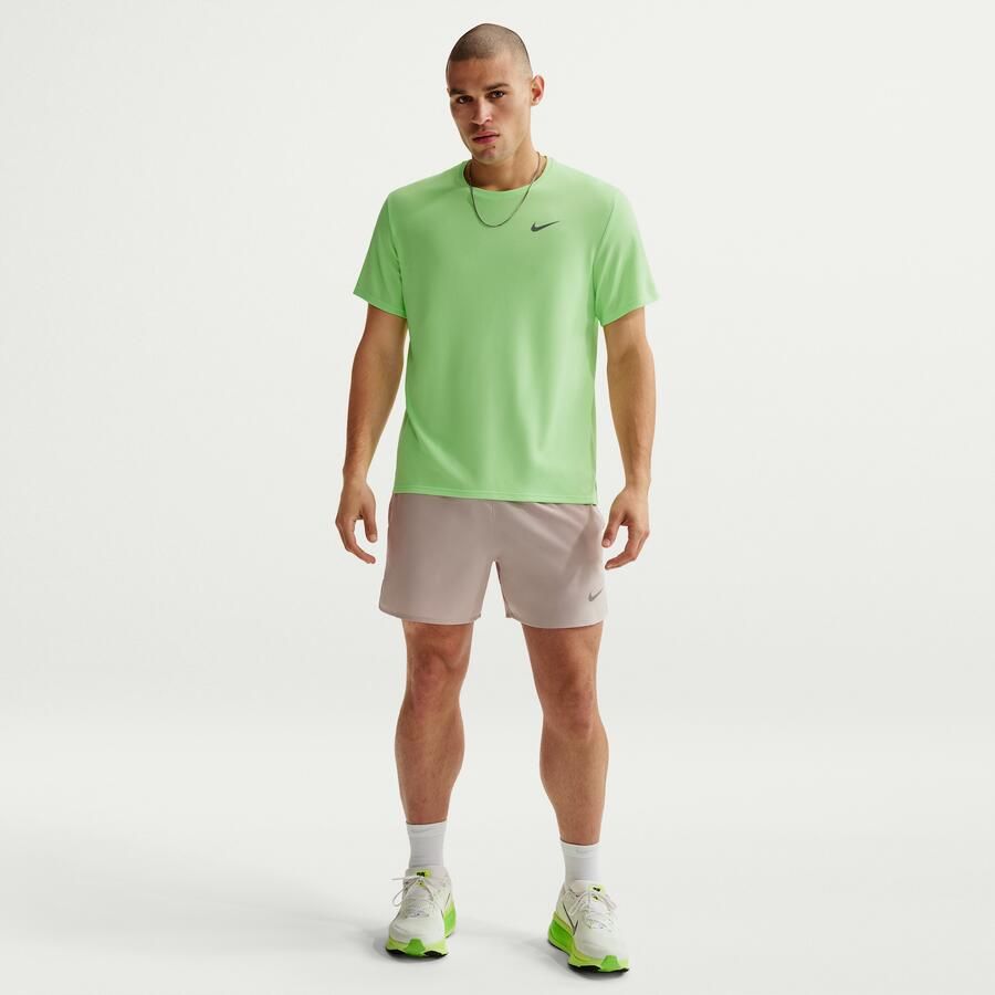 Nike Miler UV hardlooptop met korte mouwen en Dri-FIT voor heren Groen - Foto 2