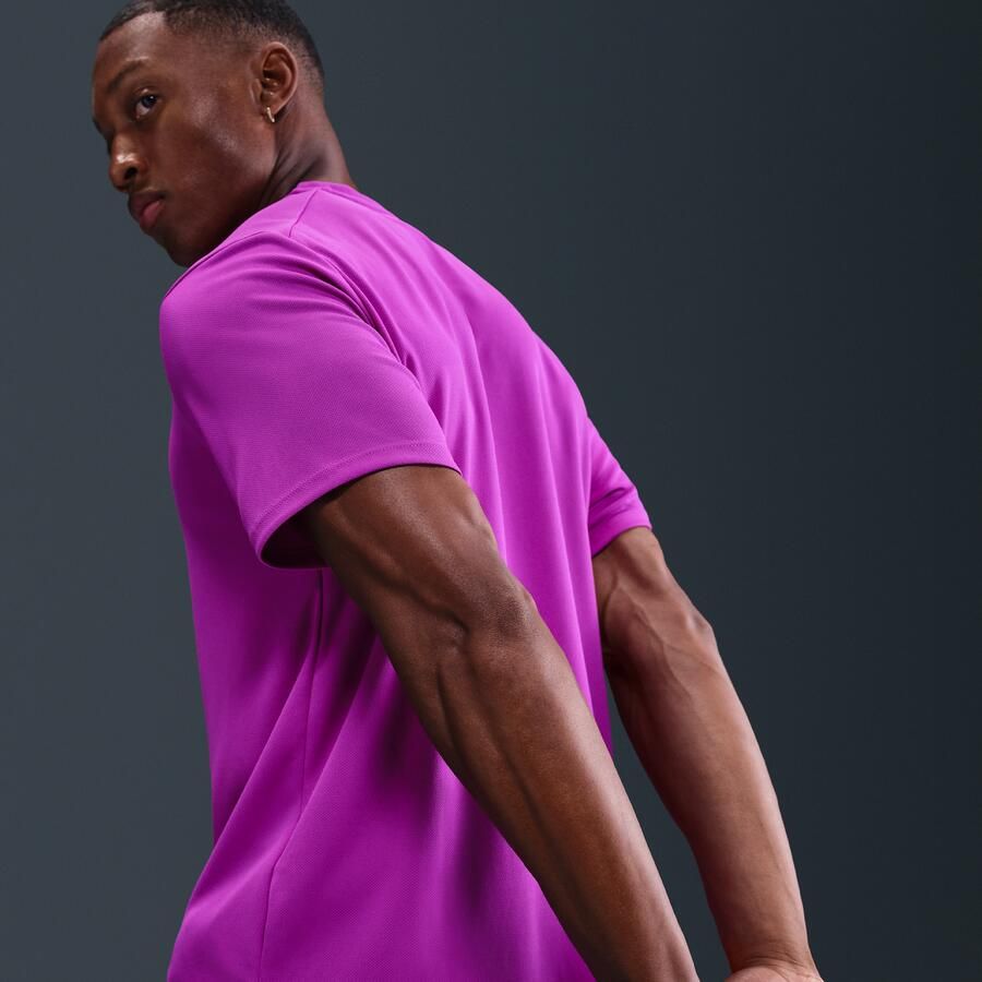 Nike Miler UV hardlooptop met korte mouwen en Dri-FIT voor heren Paars