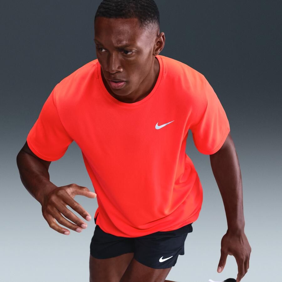 Nike Miler UV hardlooptop met korte mouwen en Dri-FIT voor heren Rood - Foto 2