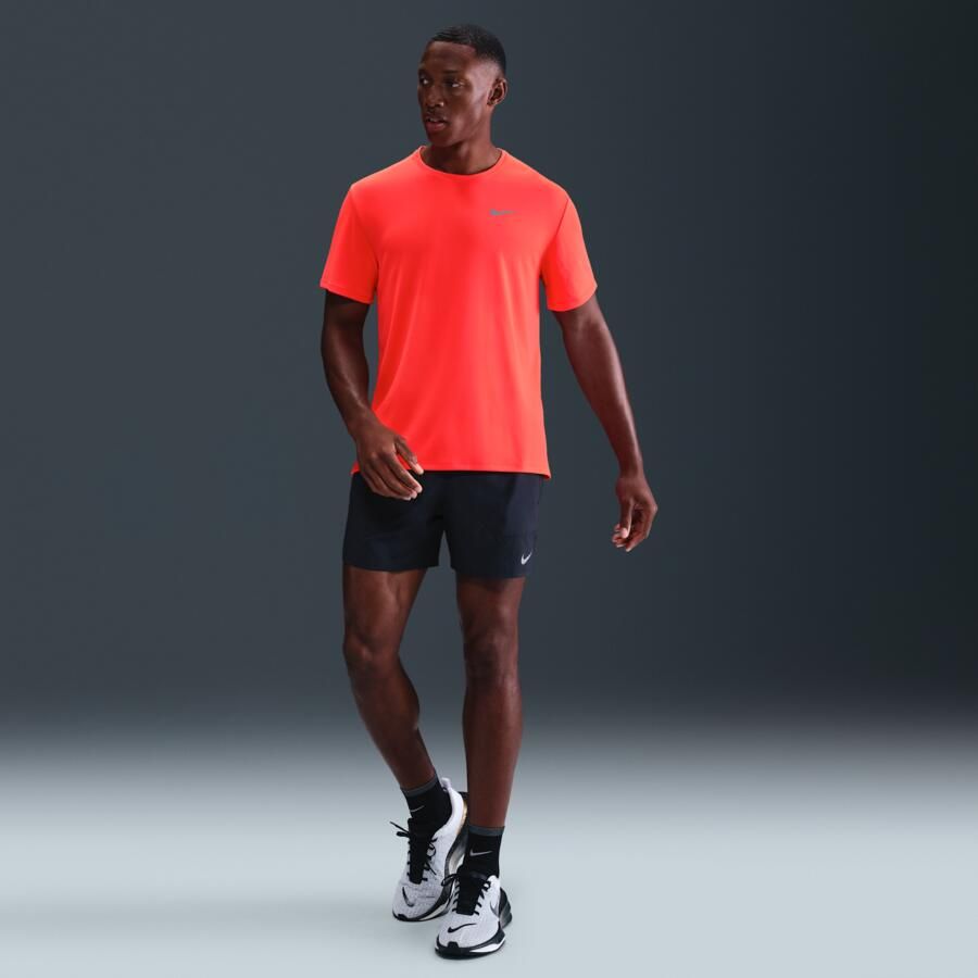 Nike Miler UV hardlooptop met korte mouwen en Dri-FIT voor heren Rood - Foto 3