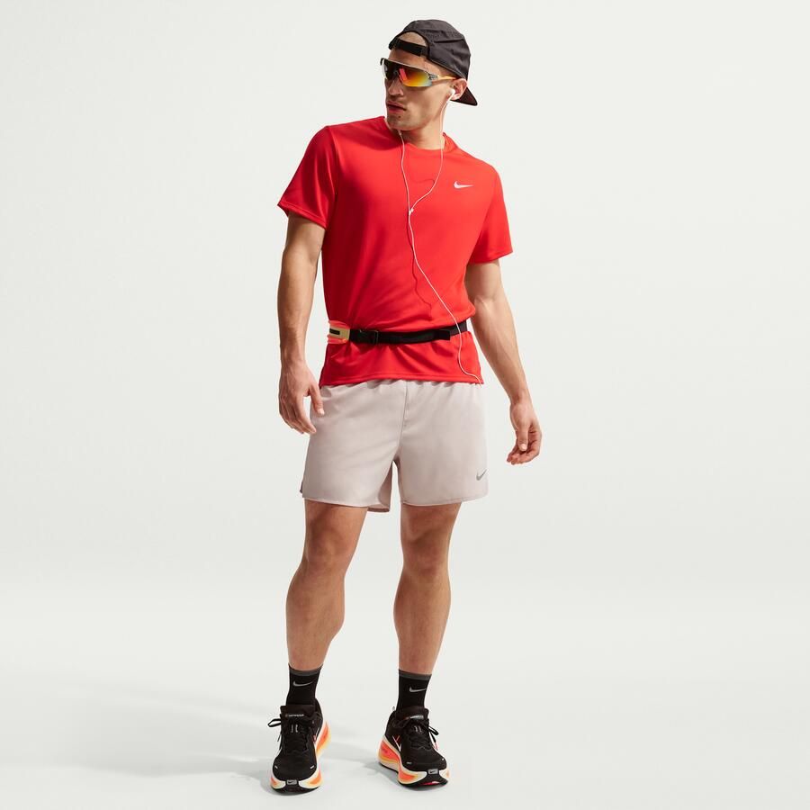 Nike Miler UV hardlooptop met korte mouwen en Dri-FIT voor heren Rood - Foto 3