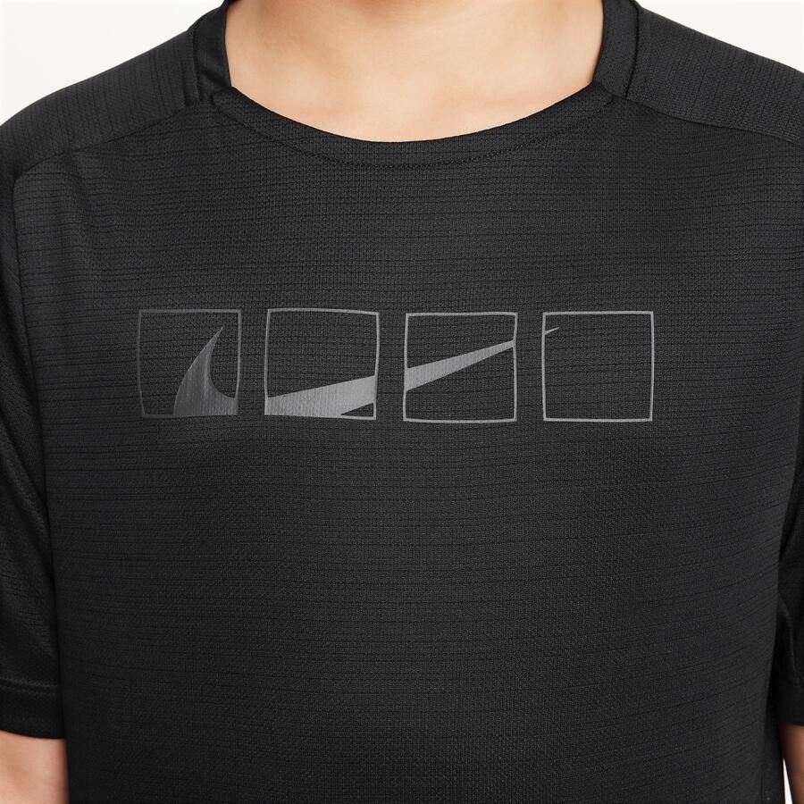 Nike Multi Tech jongenstop met Dri-FIT en korte mouwen Zwart - Foto 3