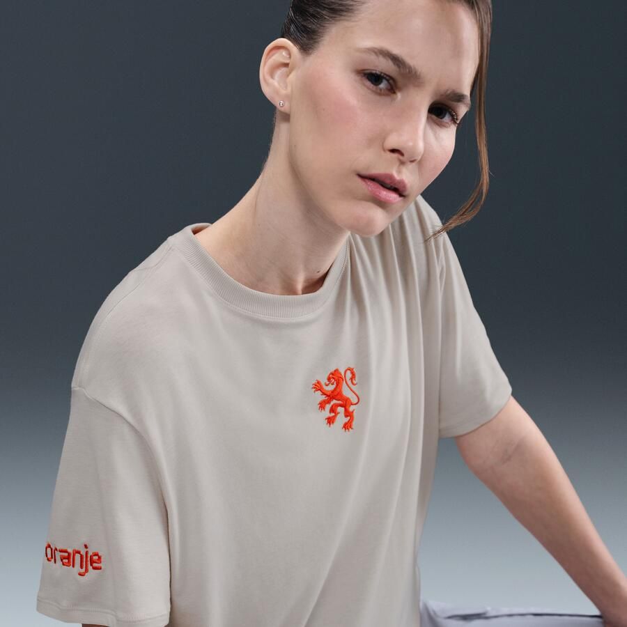 Nike Nederland Relaxed One Dri-FIT voetbaltop met korte mouwen voor dames Bruin - Foto 4