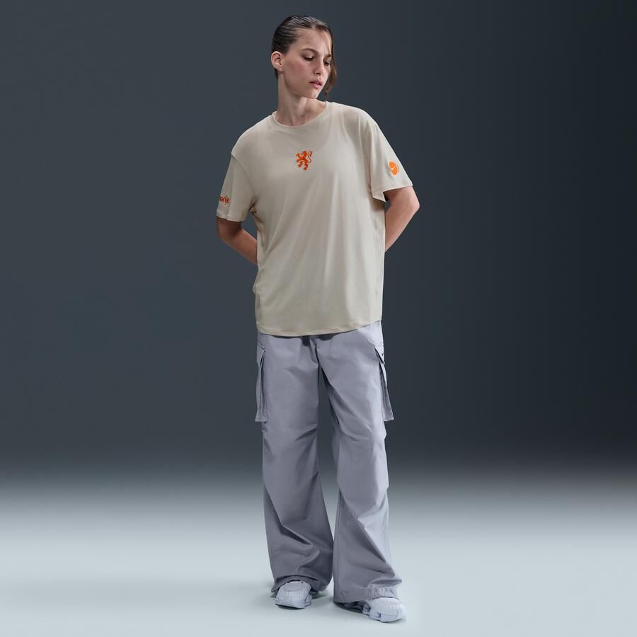 Nike Nederland Relaxed One Dri-FIT voetbaltop met korte mouwen voor dames Bruin - Foto 3