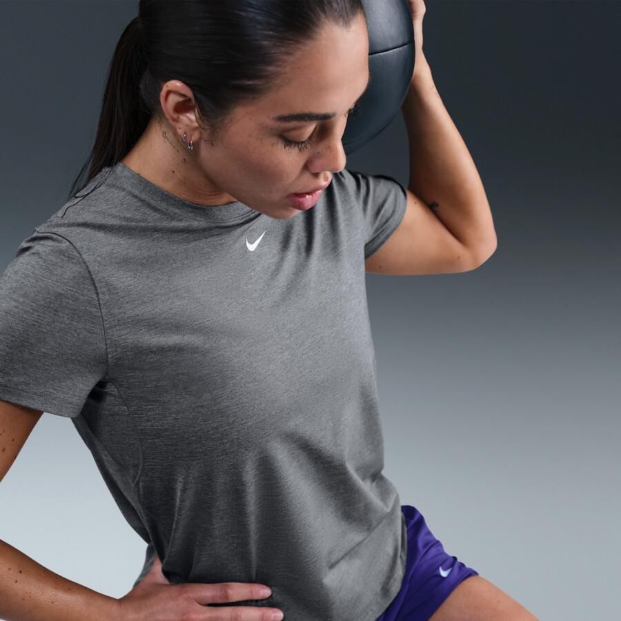 Nike One Classic Dri-FIT damestop met korte mouwen Grijs - Foto 2