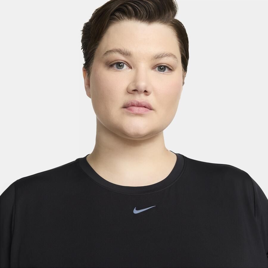Nike One Classic Dri-FIT damestop met korte mouwen (Plus Size) Zwart