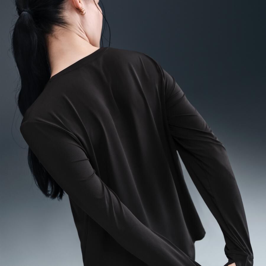 Nike One Classic Dri-FIT damestop met lange mouwen Zwart