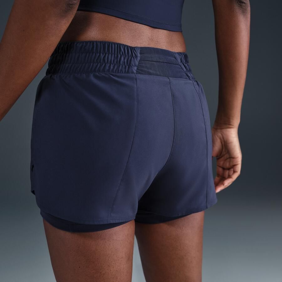 Nike One Dri-FIT 2-in-1 damesshorts met halfhoge taille (8 cm) Blauw - Foto 2