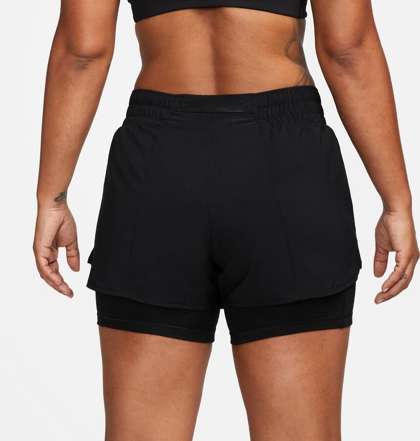 Nike One Dri-FIT 2-in-1 damesshorts met halfhoge taille (8 cm) Zwart - Foto 2