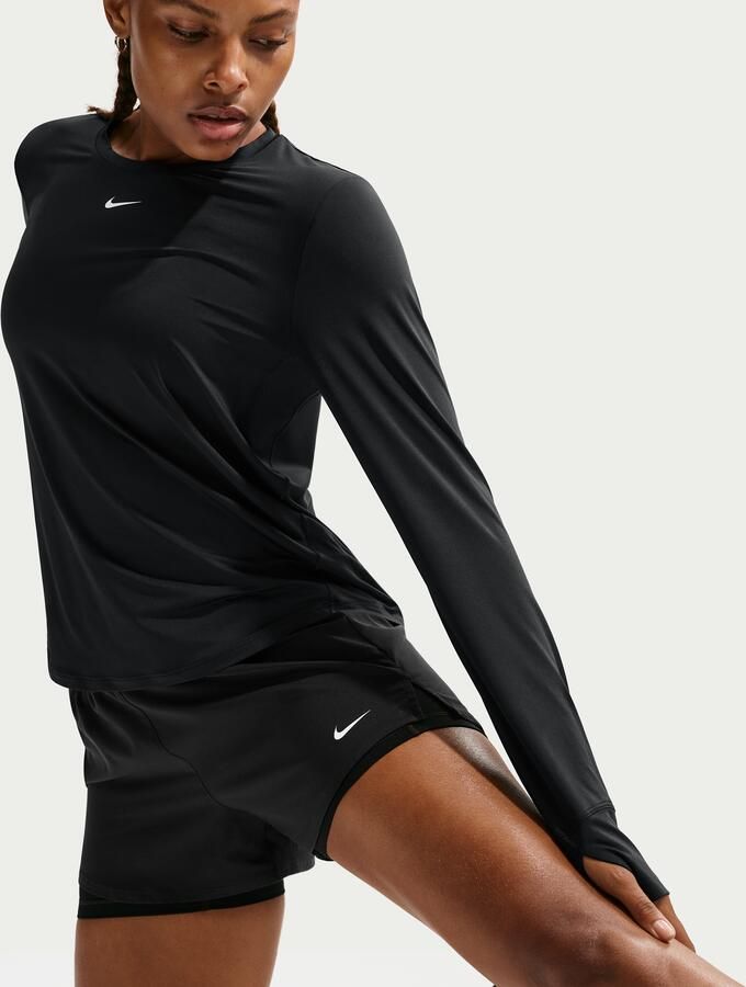 Nike One Dri-FIT 2-in-1 damesshorts met halfhoge taille (8 cm) Zwart - Foto 3