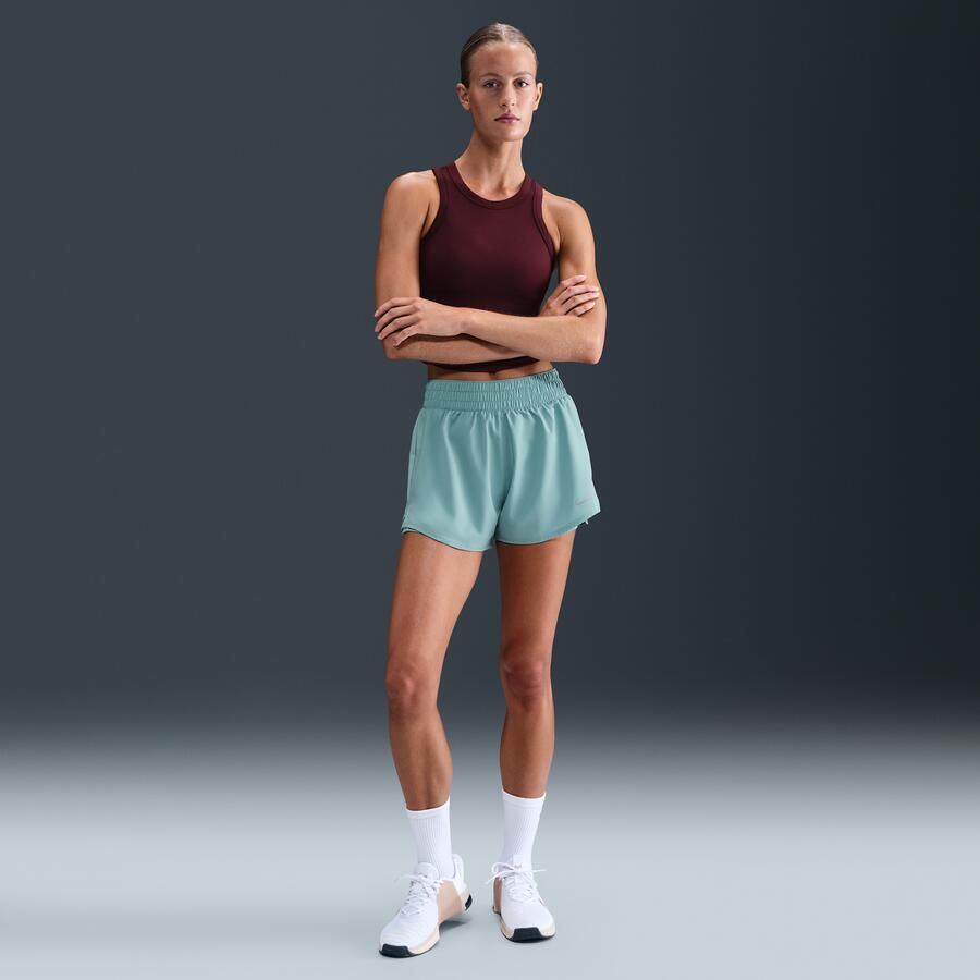 Nike One Dri-FIT 2-in-1 damesshorts met hoge taille (8 cm) Groen - Foto 4