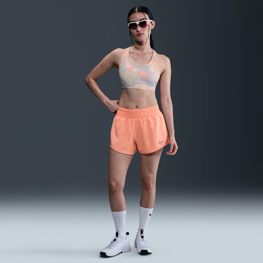 Nike One Dri-FIT damesshorts met halfhoge taille en binnenbroekje (8 cm) Oranje - Foto 4