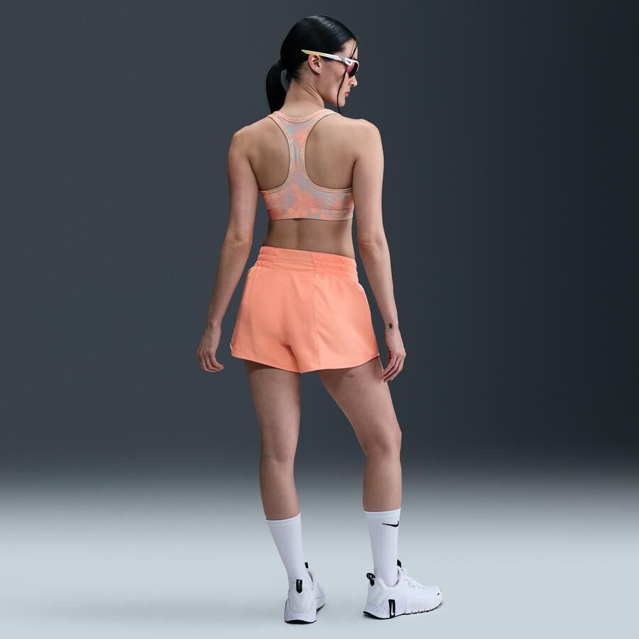 Nike One Dri-FIT damesshorts met halfhoge taille en binnenbroekje (8 cm) Oranje - Foto 3
