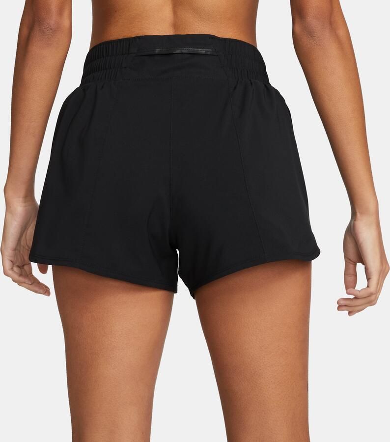 Nike One Dri-FIT damesshorts met halfhoge taille en binnenbroekje (8 cm) Zwart - Foto 2