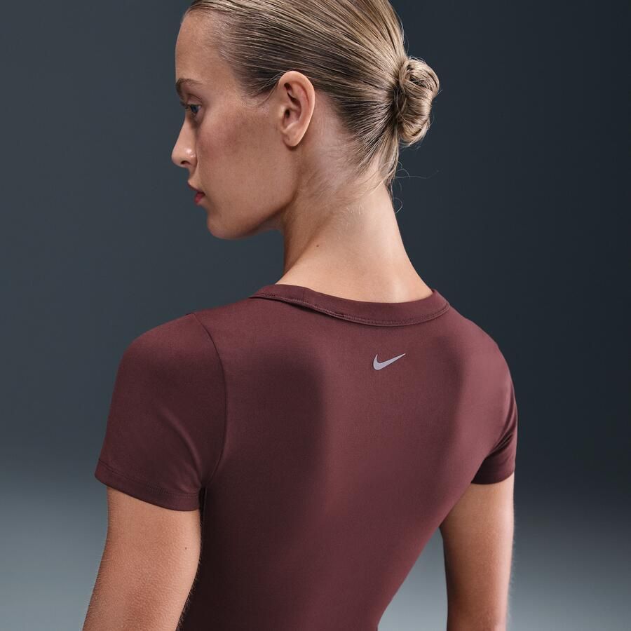 Nike One Fitted Dri-FIT croptop met korte mouwen voor dames Rood
