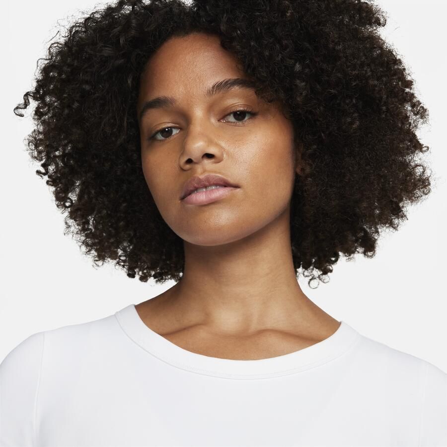 Nike One Fitted Dri-FIT croptop met korte mouwen voor dames Wit