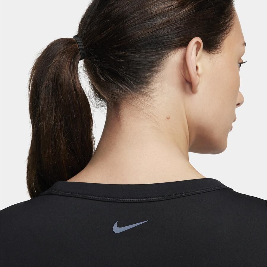 Nike One Fitted Dri-FIT croptop met korte mouwen voor dames Zwart - Foto 2