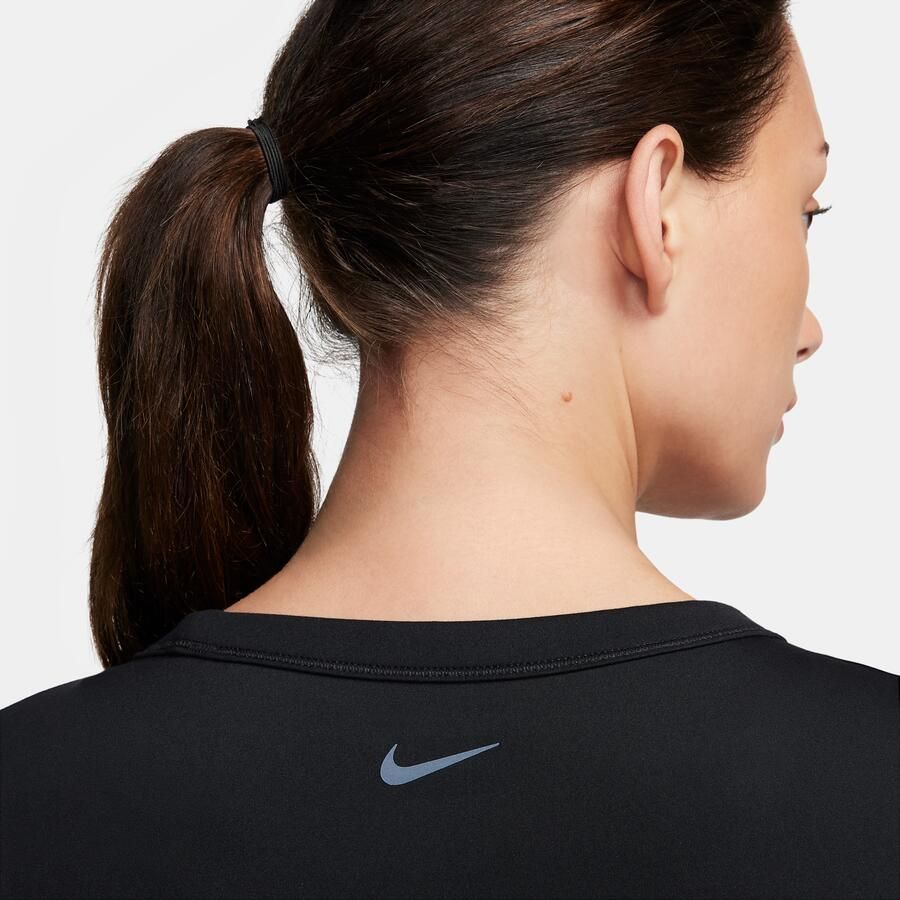 Nike One Fitted Dri-FIT croptop met korte mouwen voor dames Zwart - Foto 3