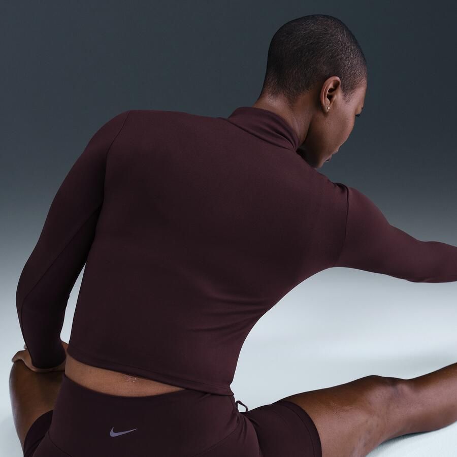 Nike One Fitted Dri-FIT tussenlaag met korte rits voor dames Rood