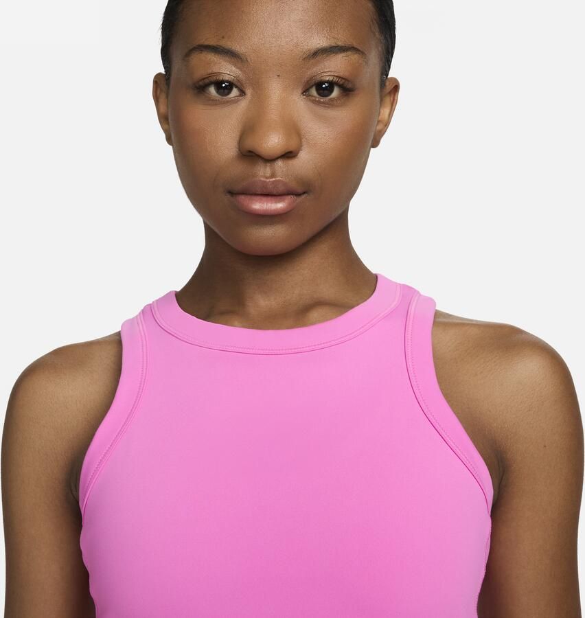 Nike One Fitted korte tanktop met Dri-FIT voor dames Rood