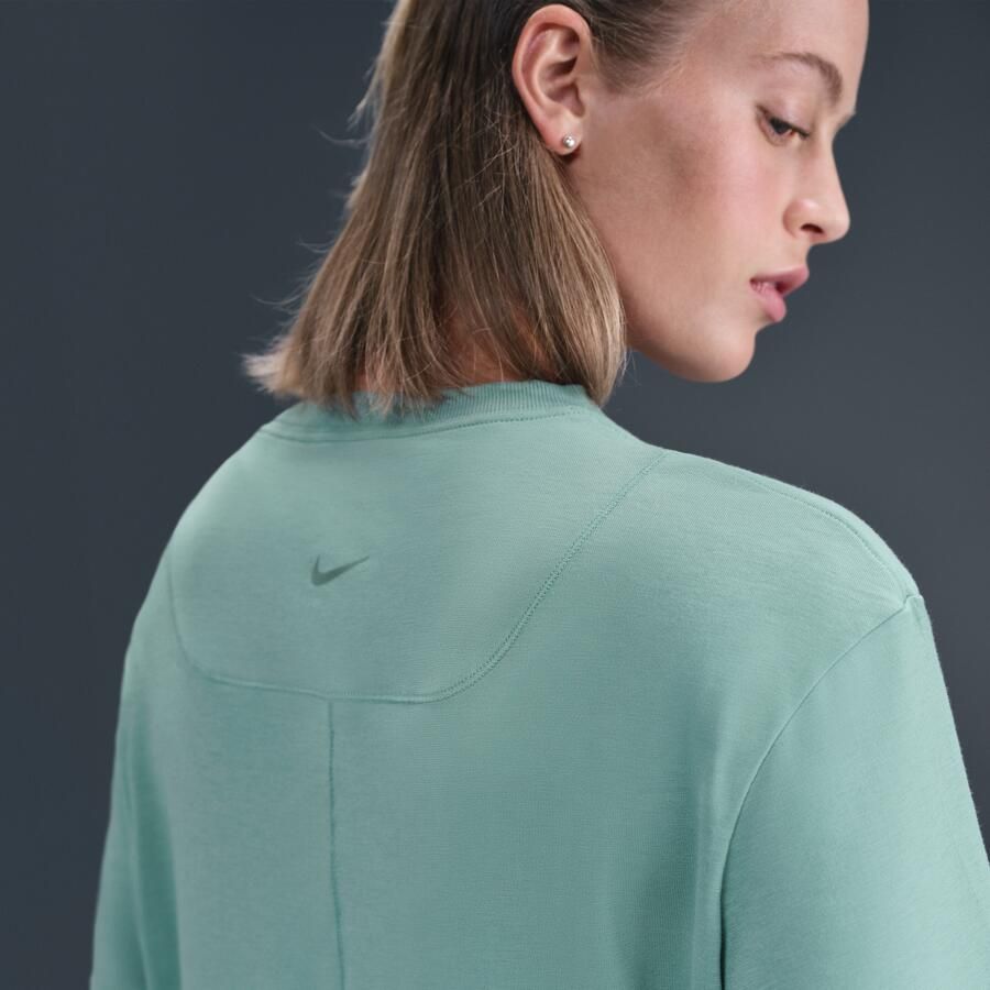 Nike One Relaxed Dri-FIT damestop met korte mouwen Groen