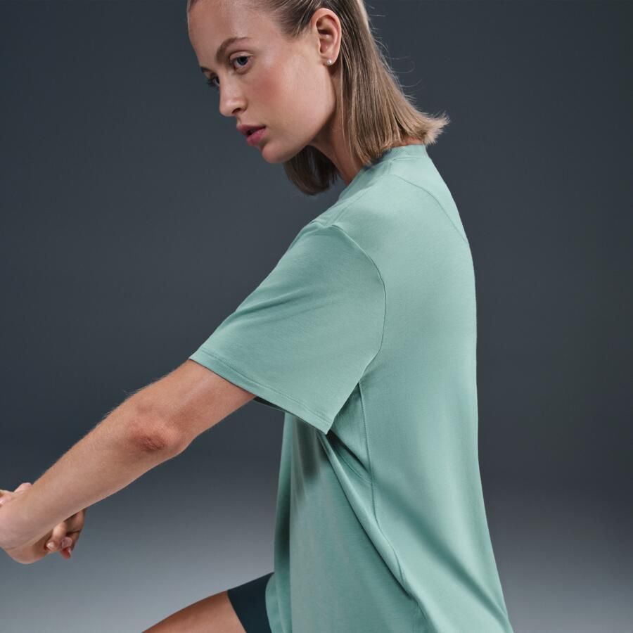 Nike One Relaxed Dri-FIT damestop met korte mouwen Groen - Foto 2