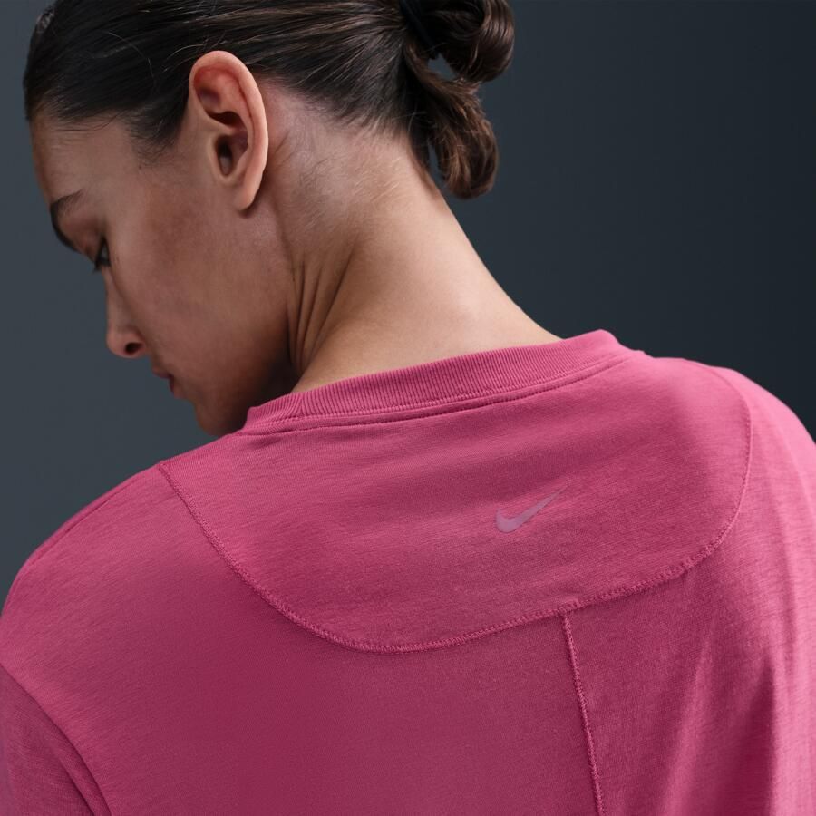 Nike One Relaxed Dri-FIT damestop met korte mouwen Paars