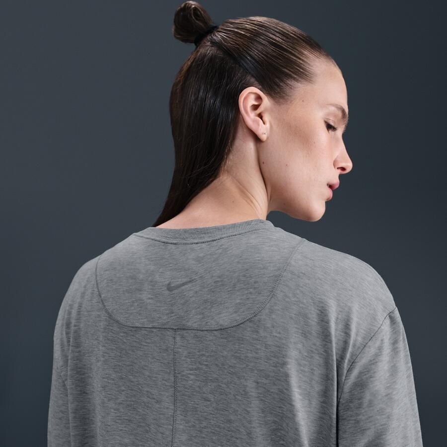 Nike One Relaxed Dri-FIT damestop met lange mouwen Grijs