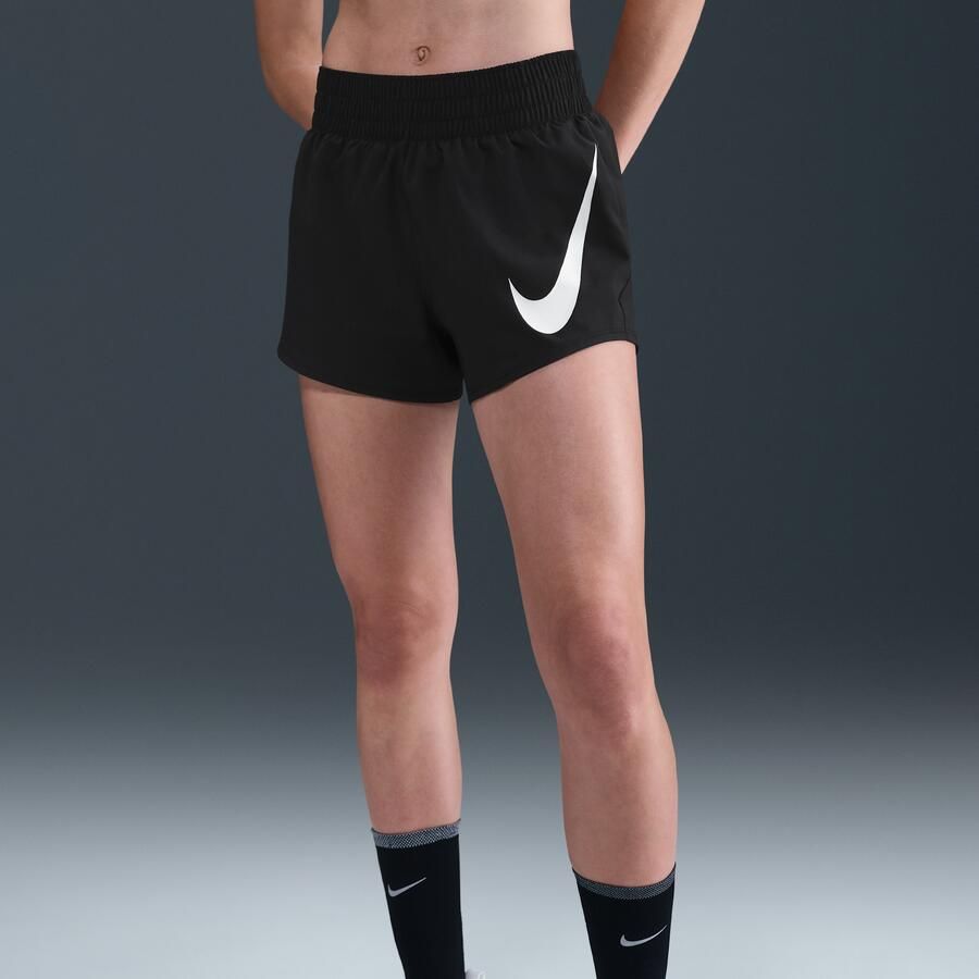 Nike One Swoosh ruimvallende Dri-FIT hardloopshorts met halfhoge taille en binnenbroekje voor dames (8 cm) Zwart