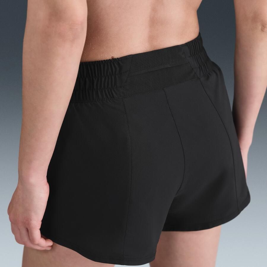 Nike One Swoosh ruimvallende Dri-FIT hardloopshorts met halfhoge taille en binnenbroekje voor dames (8 cm) Zwart - Foto 2