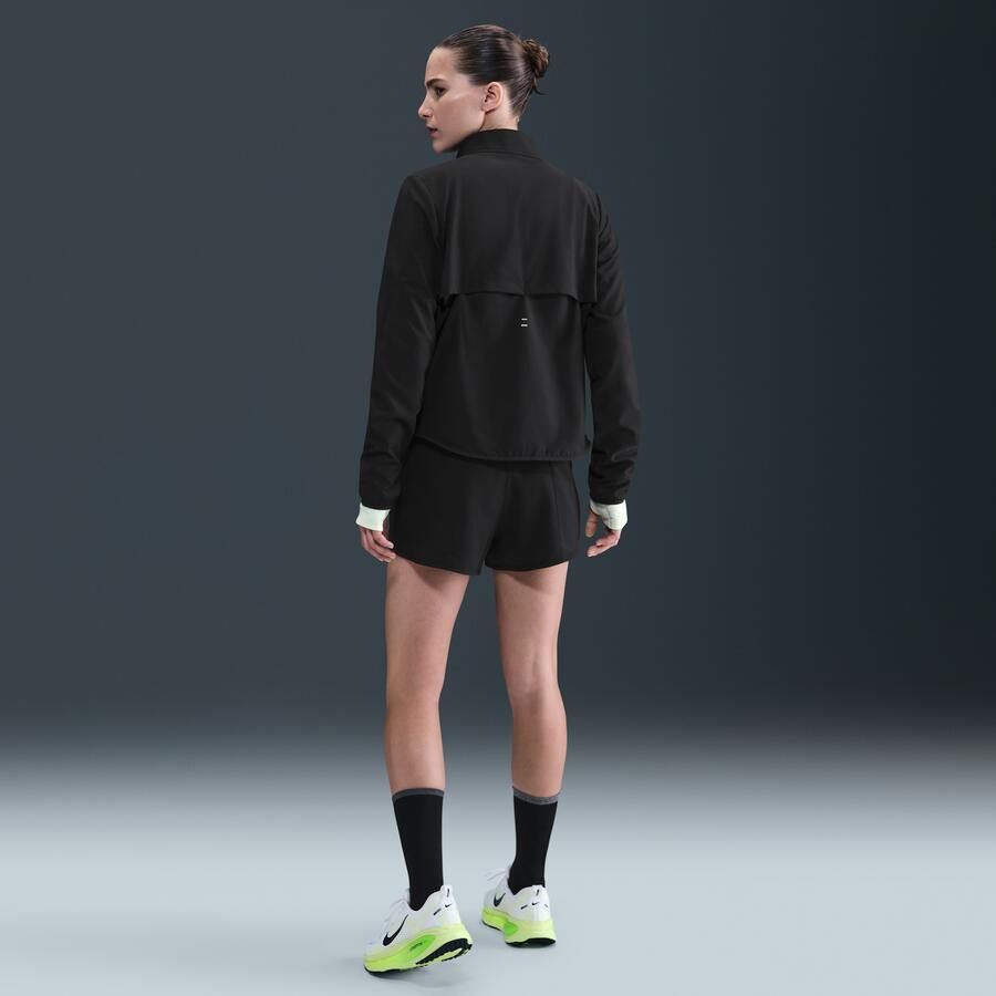 Nike One Swoosh ruimvallende Dri-FIT hardloopshorts met halfhoge taille en binnenbroekje voor dames (8 cm) Zwart - Foto 3