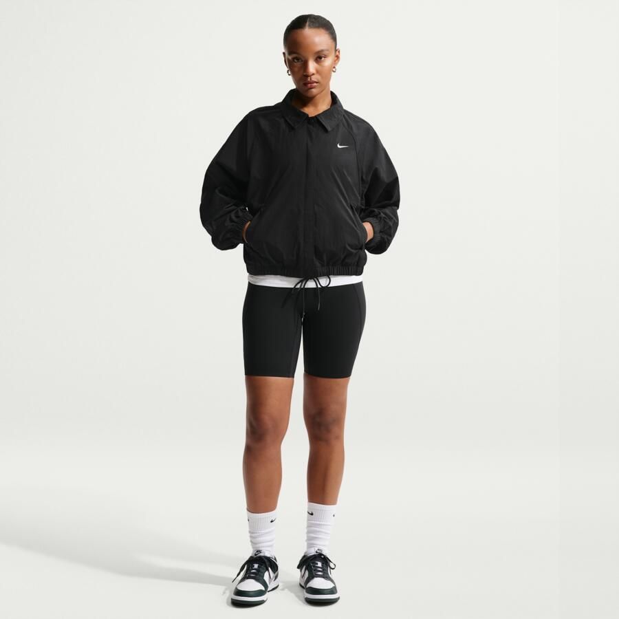Nike oversized coachjack voor dames Zwart