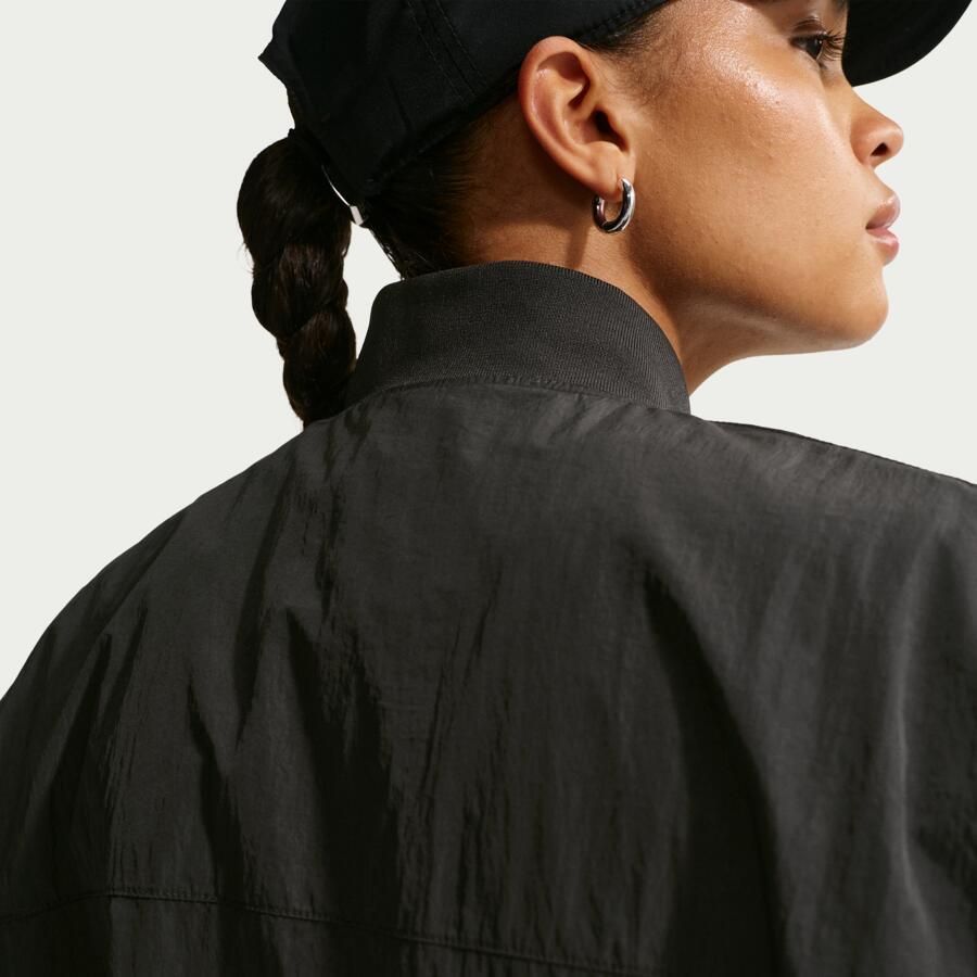 Nike oversized varsityjack voor dames Zwart