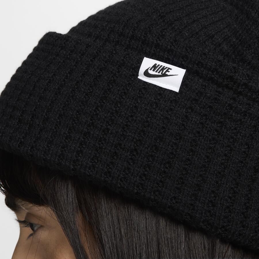 Nike Peak waffle-knit beanie Zwart