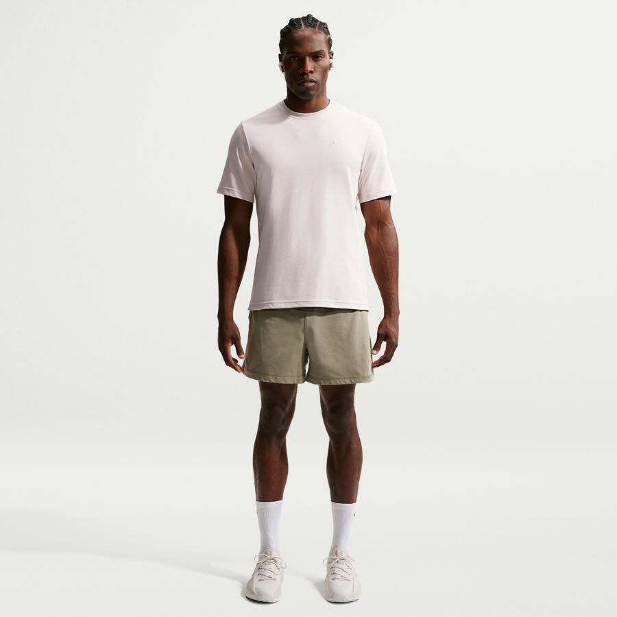 Nike Primary Dri-FIT multifunctionele herentop met korte mouwen Bruin - Foto 4