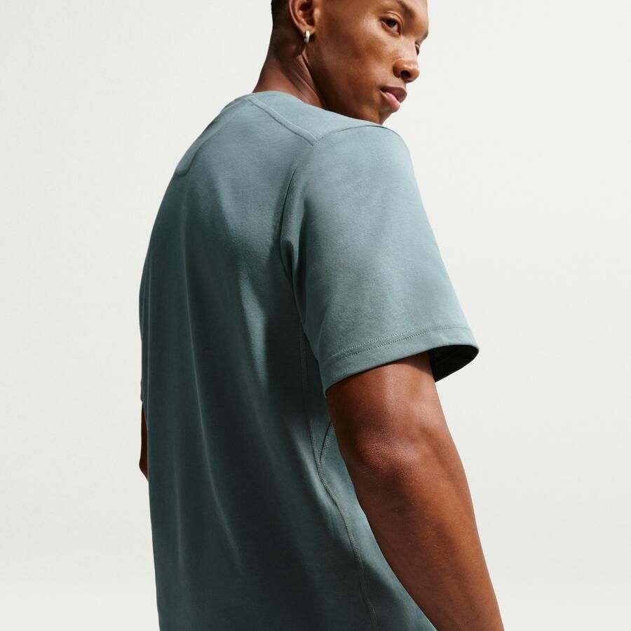 Nike Primary Dri-FIT multifunctionele herentop met korte mouwen Grijs - Foto 2